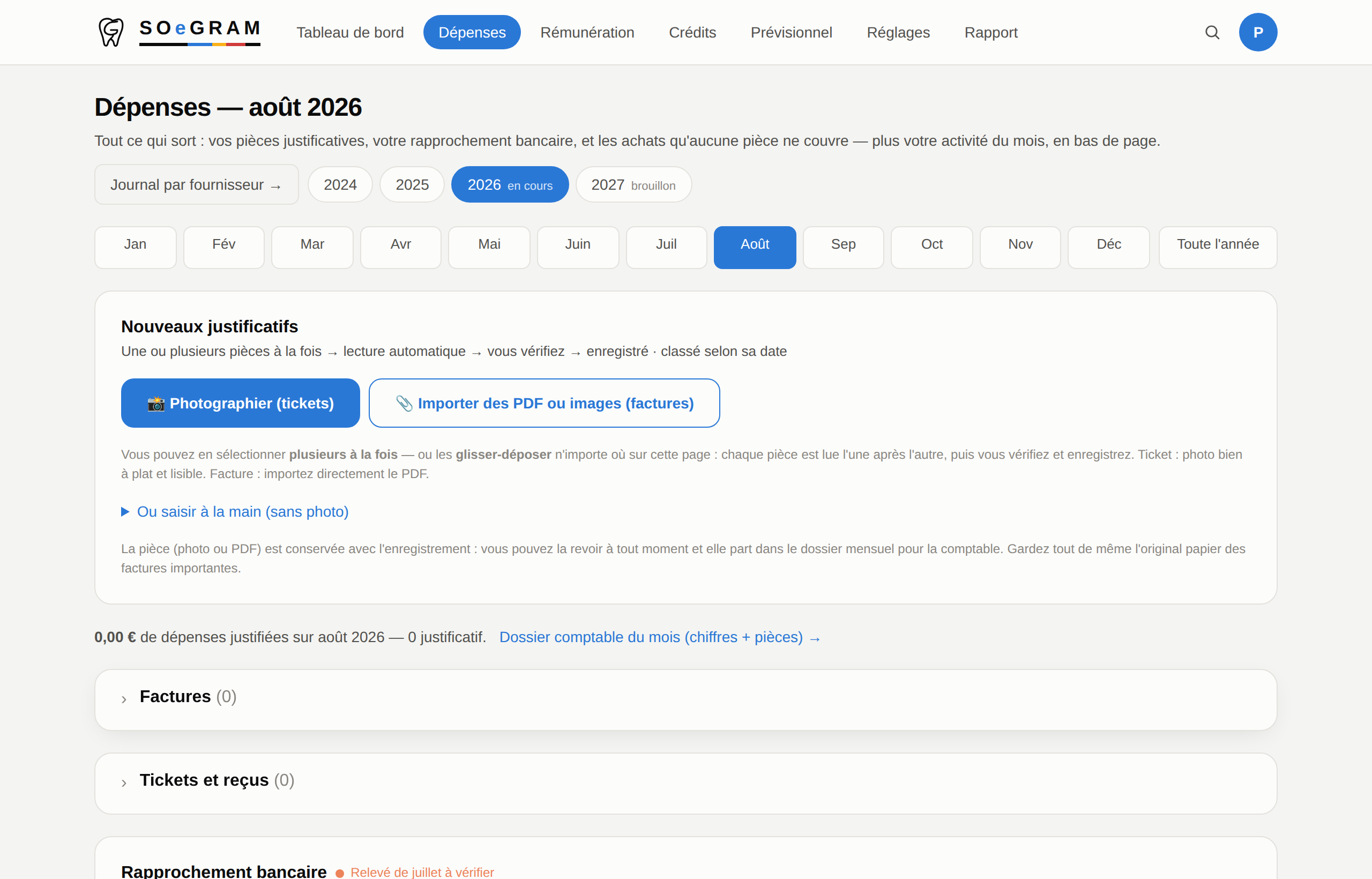 L'écran Dépenses de SOeGRAM : photographier un ticket ou importer un PDF, lecture automatique puis vérification par le praticien, saisie manuelle toujours possible.